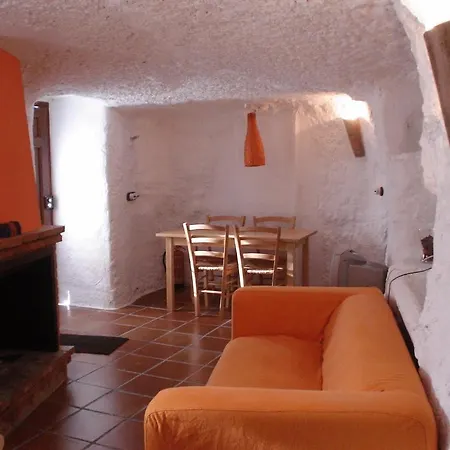 Cuevas De Hotel 3*